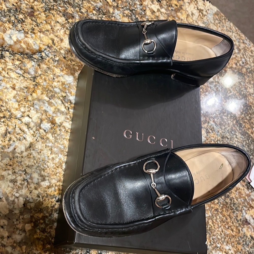 Gucci loafers/flats black size 6 womens or 7B.